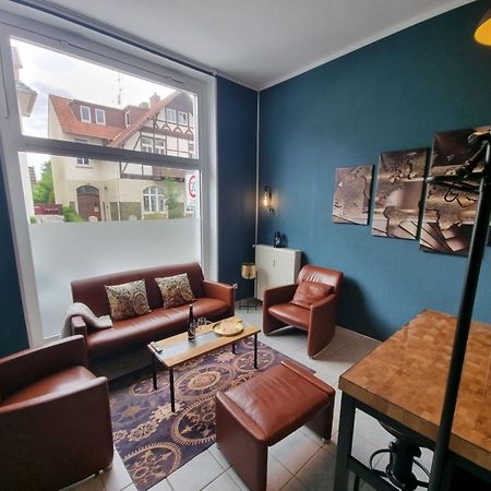 Retroversum Themen-Ferienwohnung Bad Oeynhausen Bagian luar foto